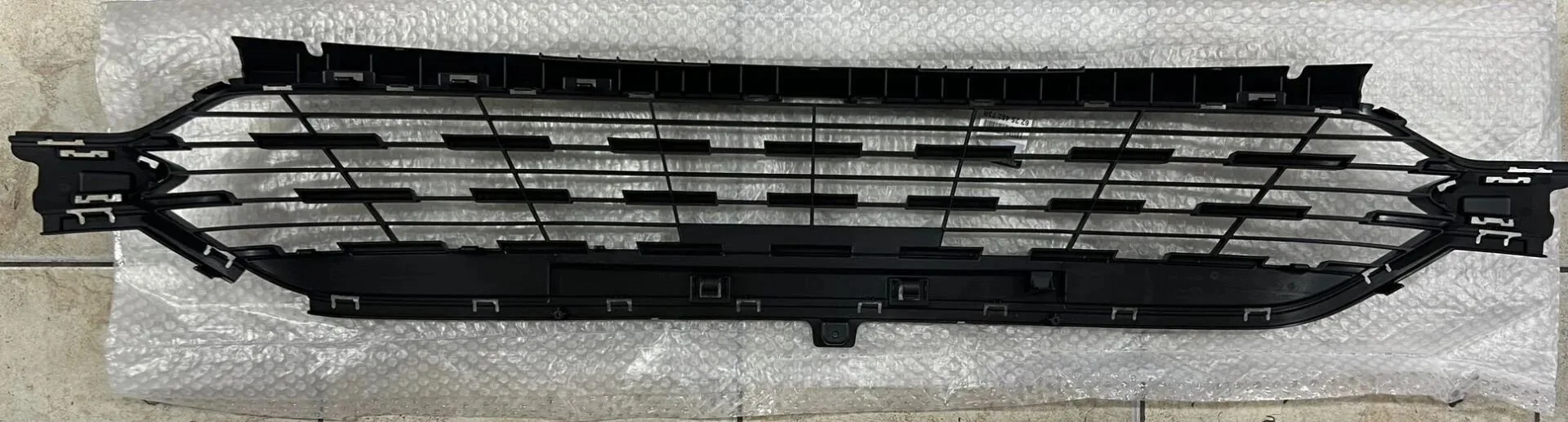 622545273R (ÖN TAMPON ORTA IZGARA SENSÖRSÜZ) (MARKA: MAIS) (OEM:622545273R)