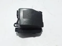 243506566R (SİGORTA KUTUSU YAN KAPAK) (MARKA: MAIS) (OEM:243506566R)
