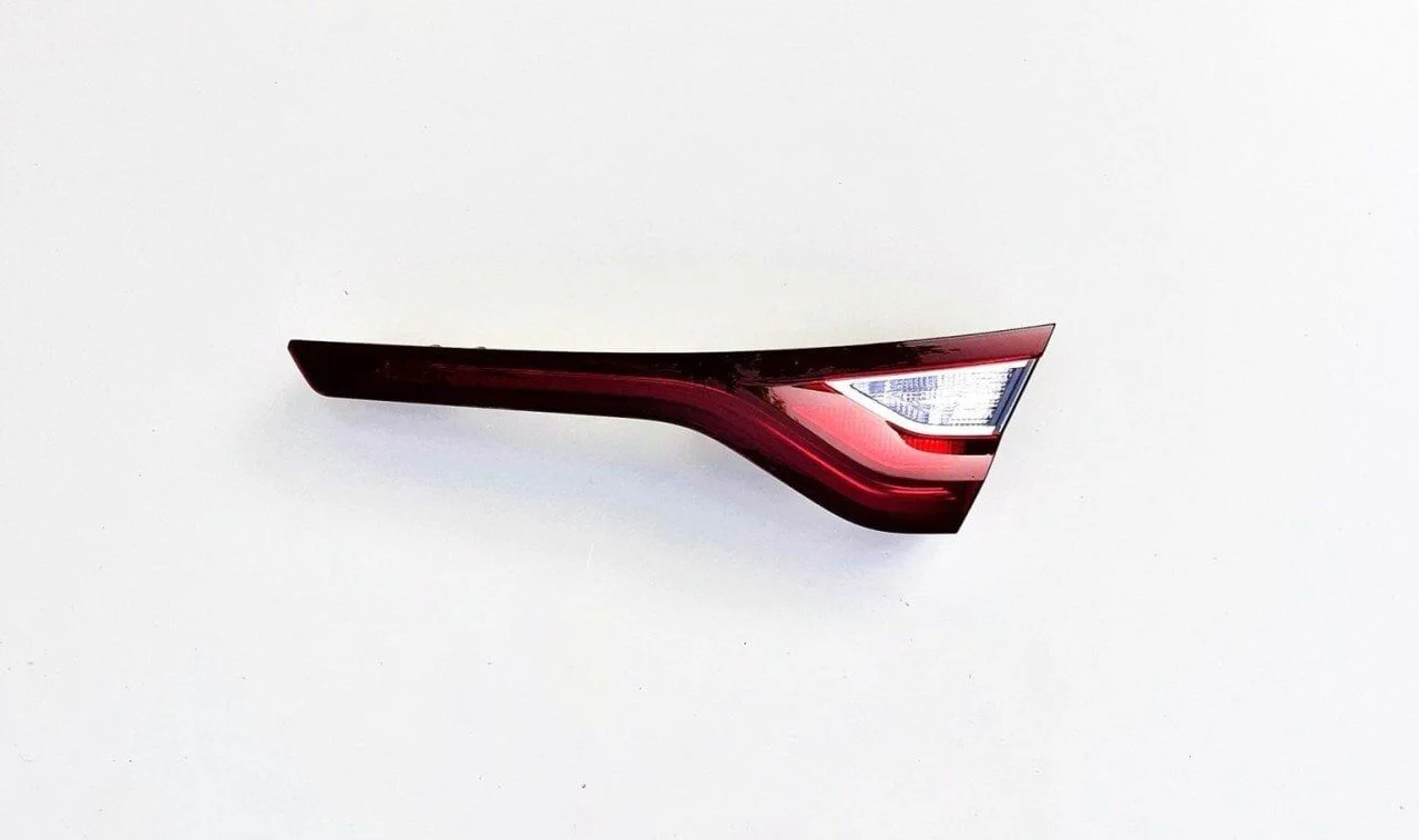 Megane 4-IV Sedan Sağ İç Stop Lambası (2016-2024) 265502533R -Renault Mais